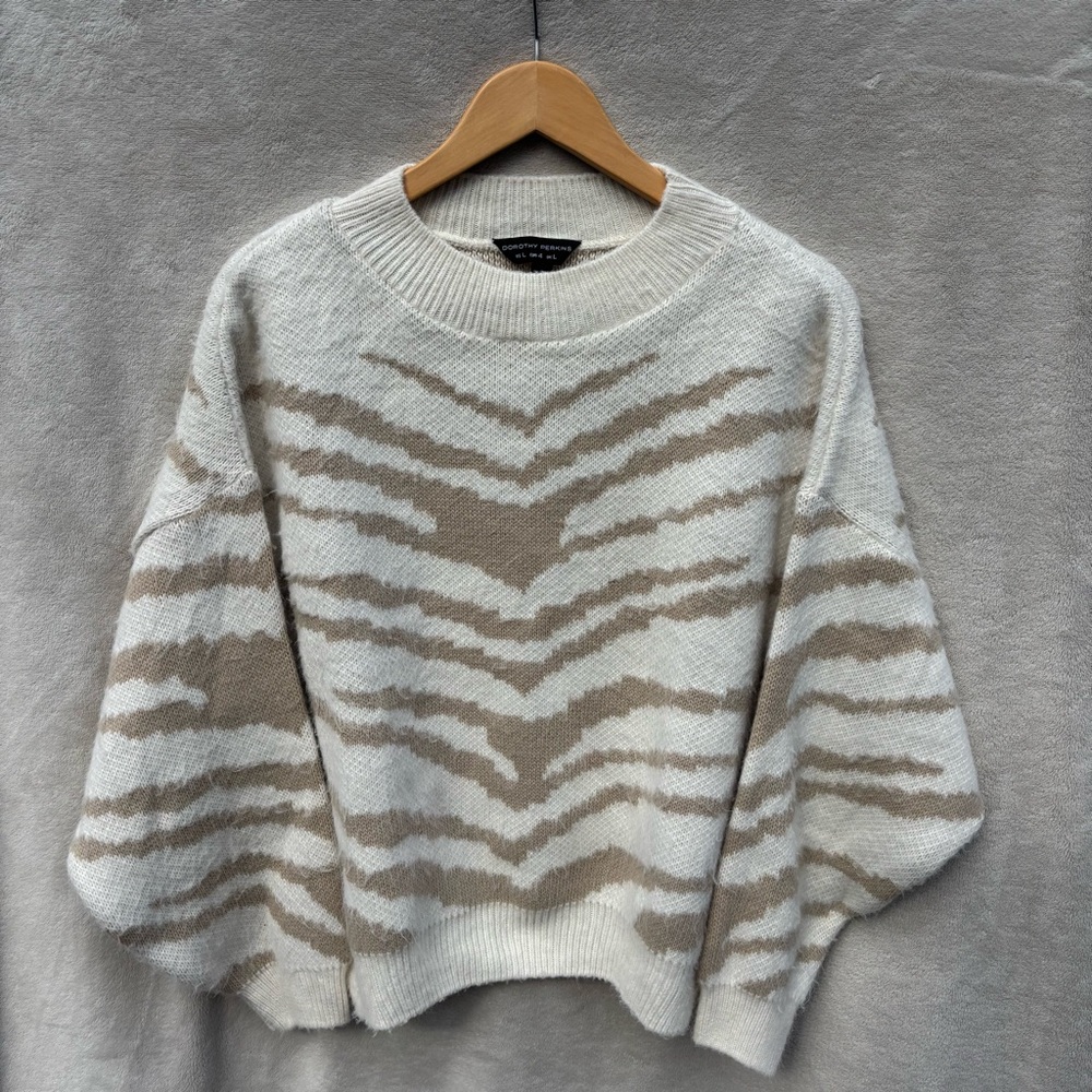 Dorothy Perkins Beige and Cream Jaquard Patterned Crewneck Sweater